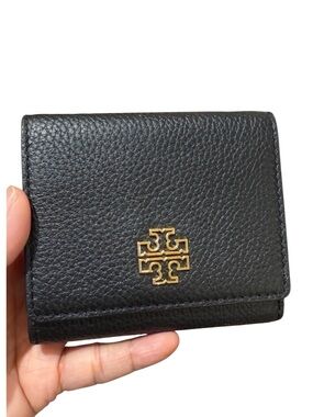 Tory Burch Trifold Compact Wallet in Black Pebbled Leather
